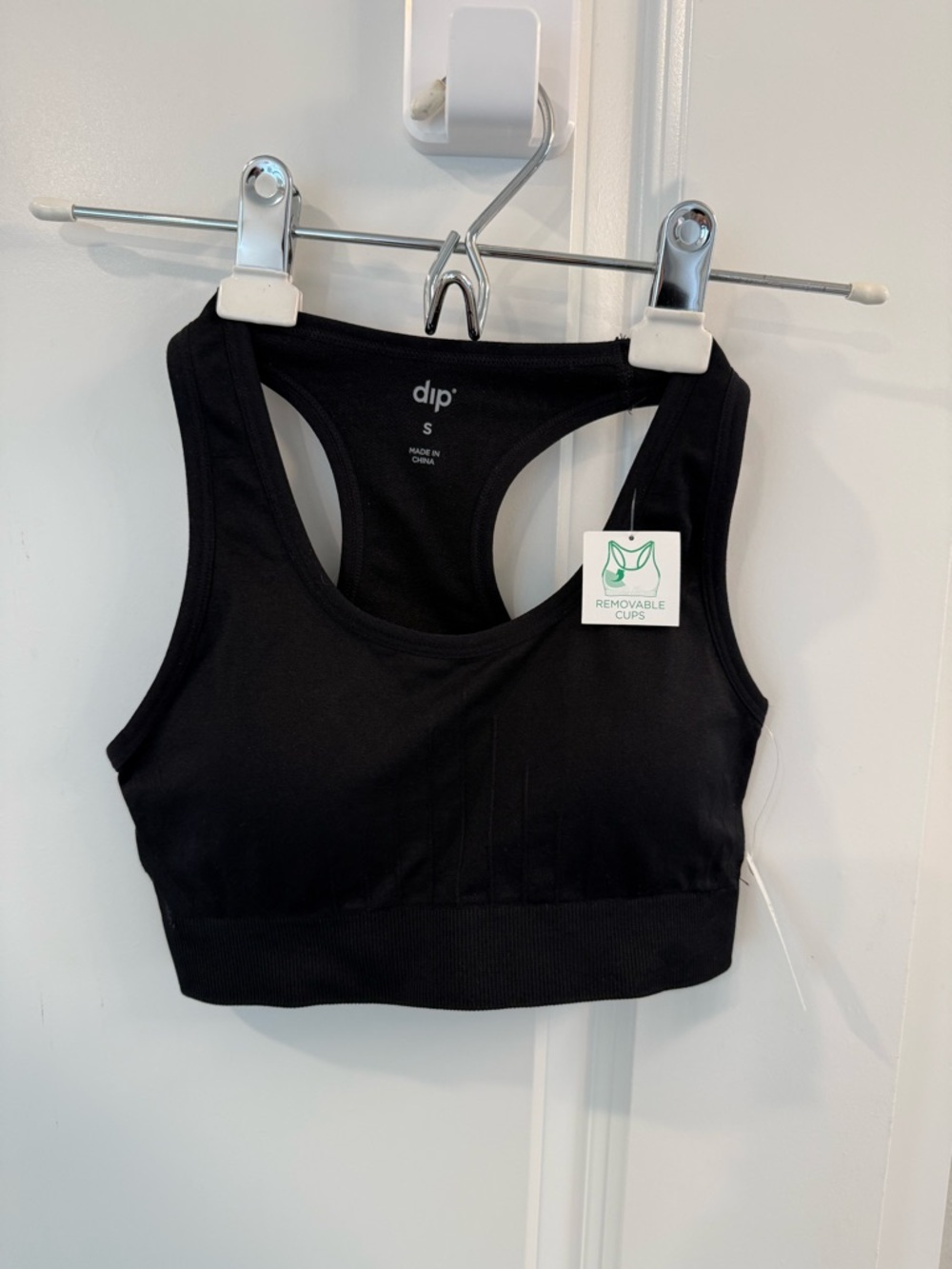 NWT sz small dip -  Seamless Racerback Sports Bra - Black